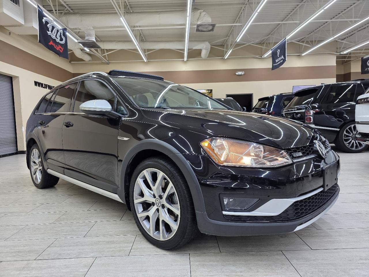 Used 2017 Volkswagen Golf Alltrack SEL AWD/4WD image 4