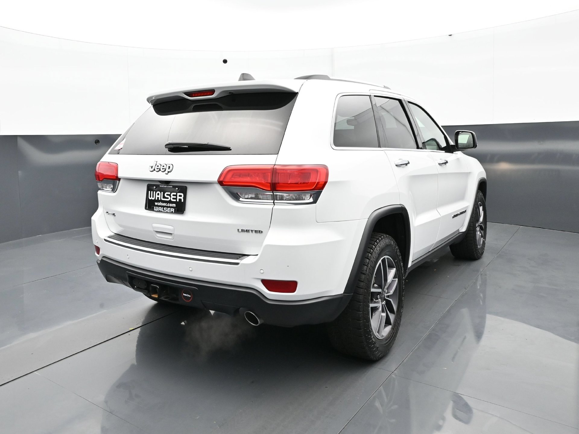 Used 2019 Jeep Grand Cherokee Limited w/ Trailer Tow Group IV AWD/4WD image 6