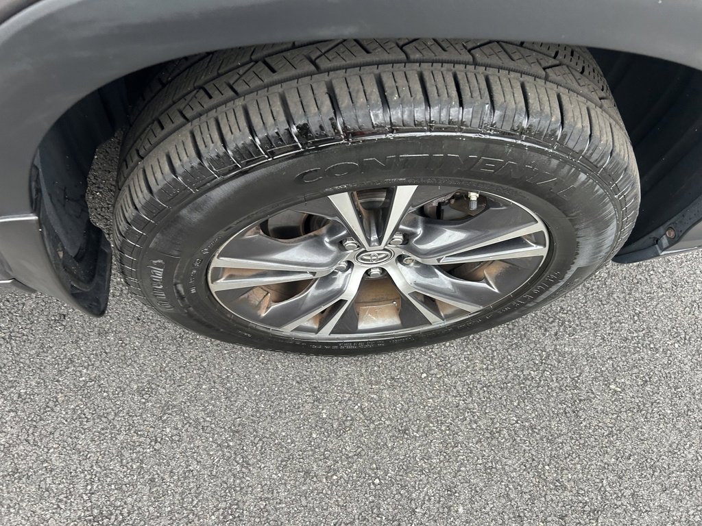 Used 2016 Toyota Highlander XLE image 17