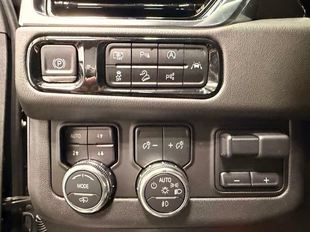 Used 2025 GMC Yukon Denali w/ Denali Reserve Package AWD/4WD image 28