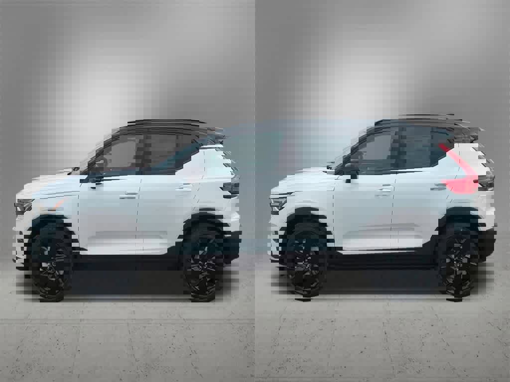 New 2026 Volvo XC40 B5 Ultra w/ Protection Package Premier image 3