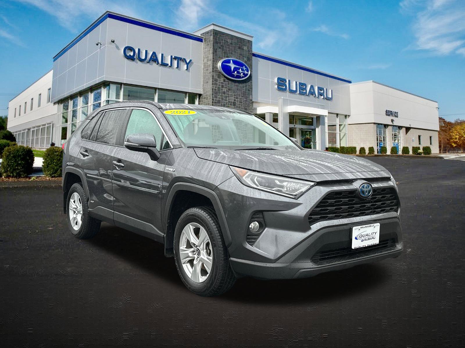 Used 2021 Toyota RAV4 XLE w/ Convenience Package image 5