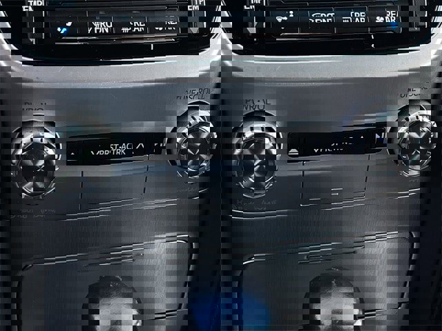 Used 2017 Toyota Land Cruiser image 20