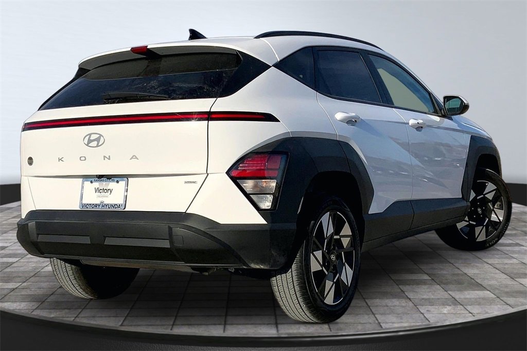 Used 2025 Hyundai Kona SEL image 5