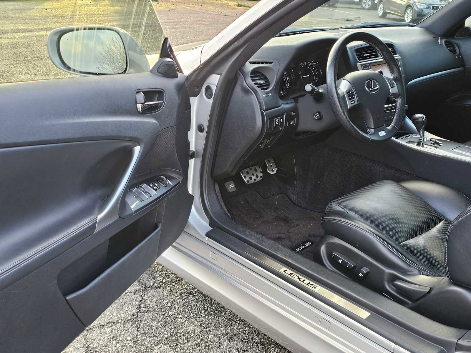 Used 2013 Lexus IS 250C image 18