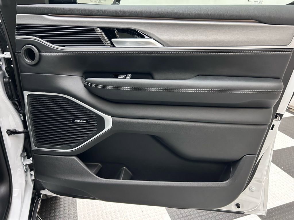 New 2026 Jeep Grand Wagoneer 4WD image 18