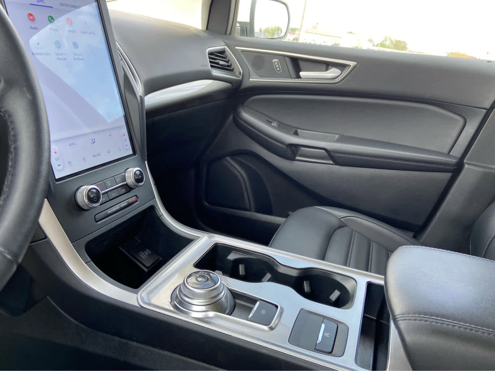 Used 2024 Ford Edge SEL w/ Convenience Package image 30