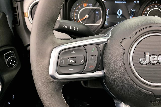 Used 2026 Jeep Wrangler Unlimited Sahara AWD/4WD image 27