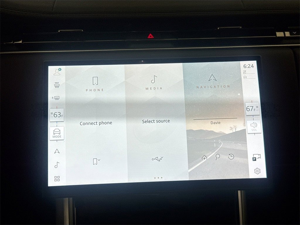 Used 2024 Land Rover Range Rover Long Wheelbase SE image 15