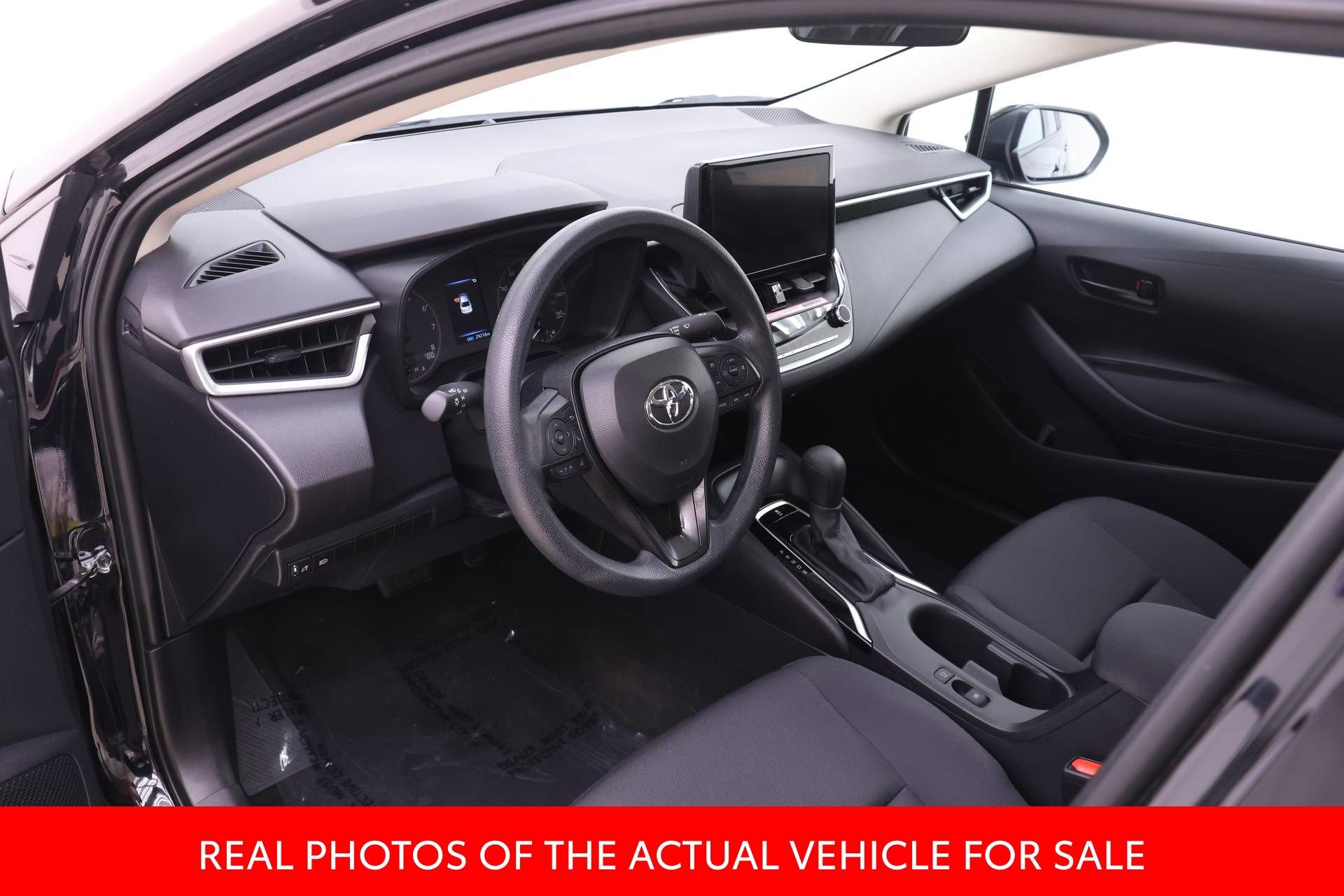 Certified 2024 Toyota Corolla LE image 3