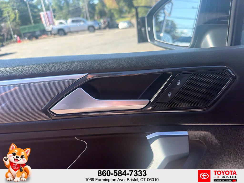 Used 2023 Volkswagen Tiguan SE R-Line AWD/4WD image 13