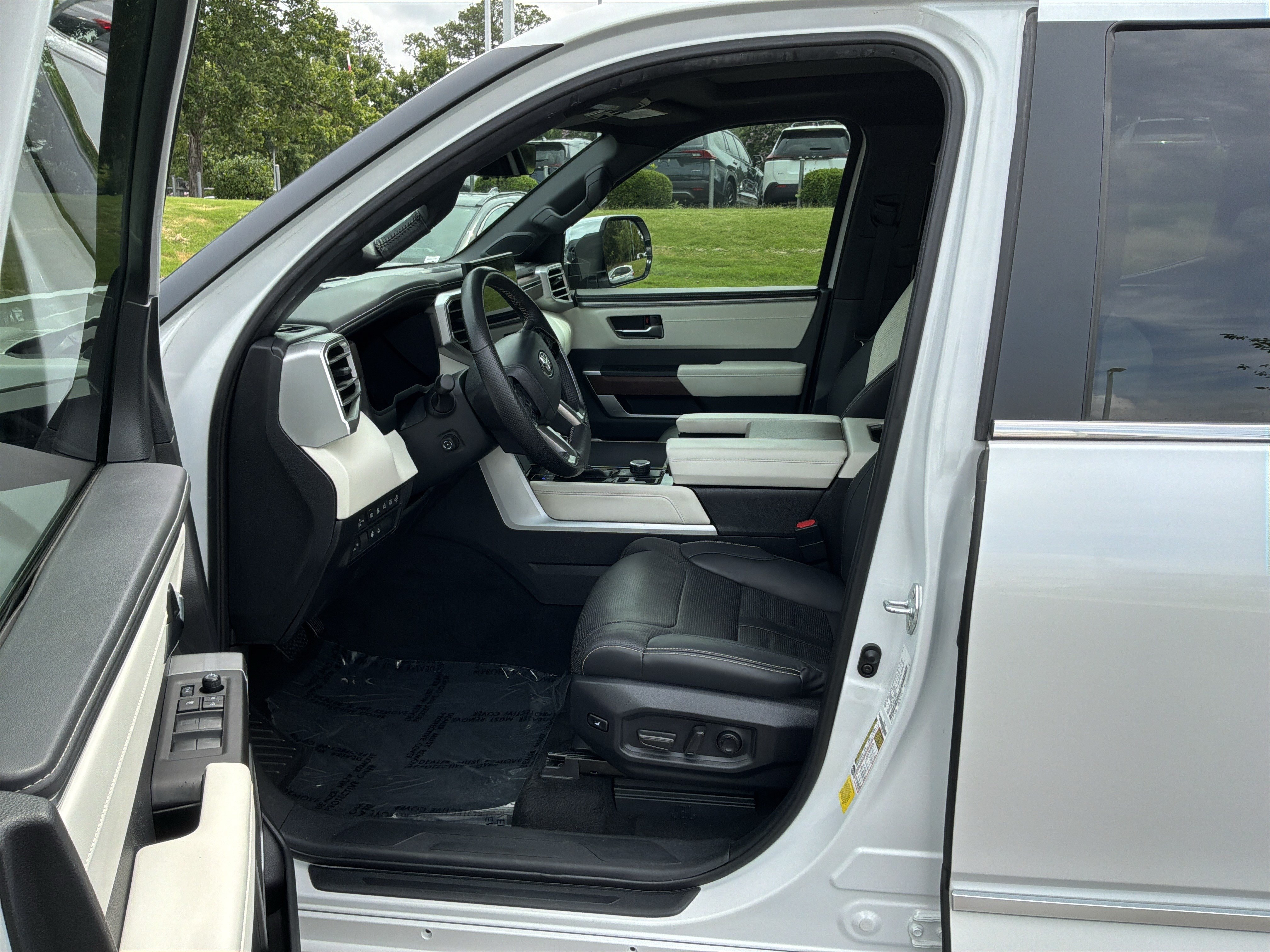 Used 2024 Toyota Tundra Capstone AWD/4WD image 16