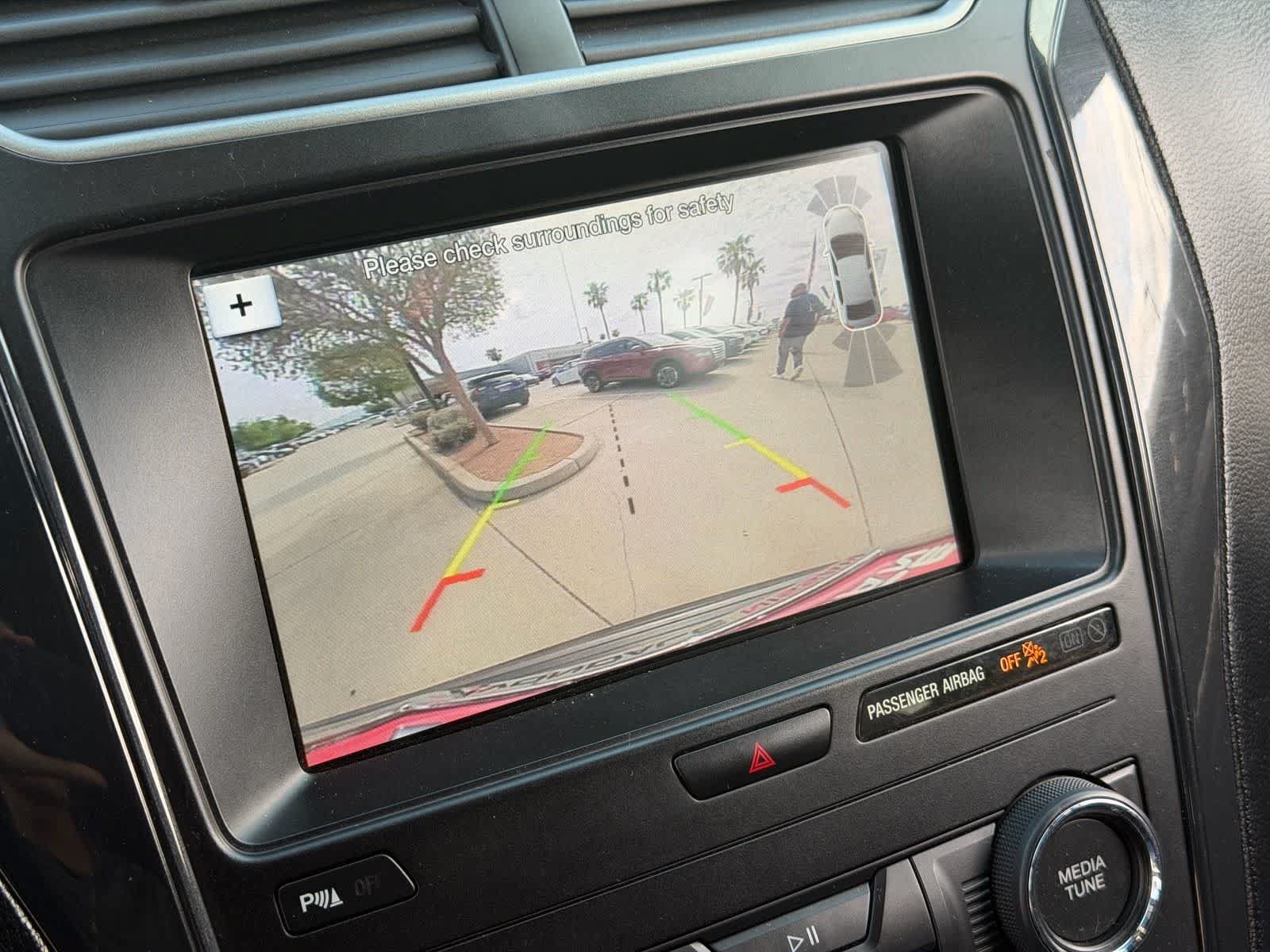 Used 2019 Ford Explorer XLT w/ Equipment Group 202A AWD/4WD image 14