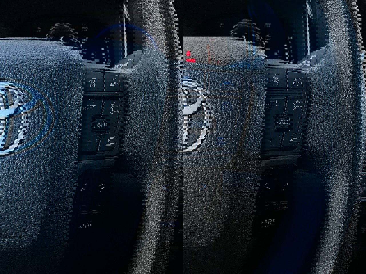 Used 2025 Toyota Camry LE image 32