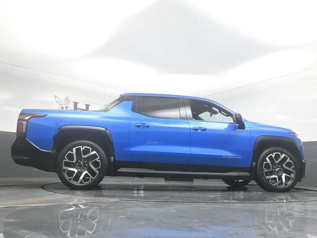 Used 2025 Chevrolet Silverado EV RST image 52
