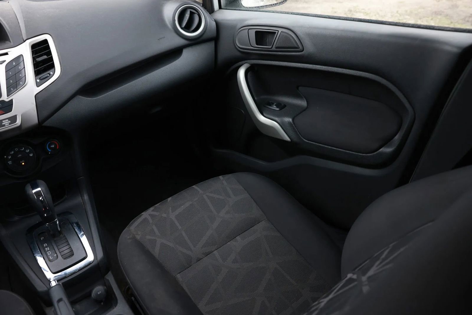 Used 2011 Ford Fiesta SE w/ Super Fuel Economy Pkg image 22
