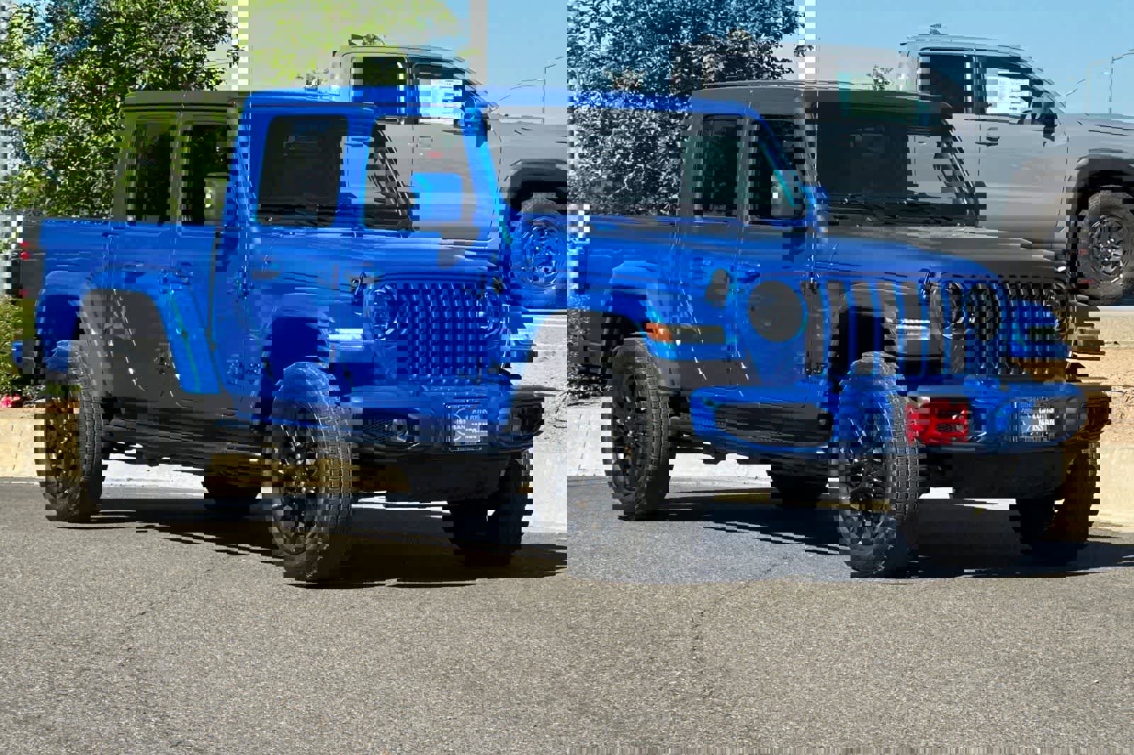 Used 2023 Jeep Gladiator Overland image 10