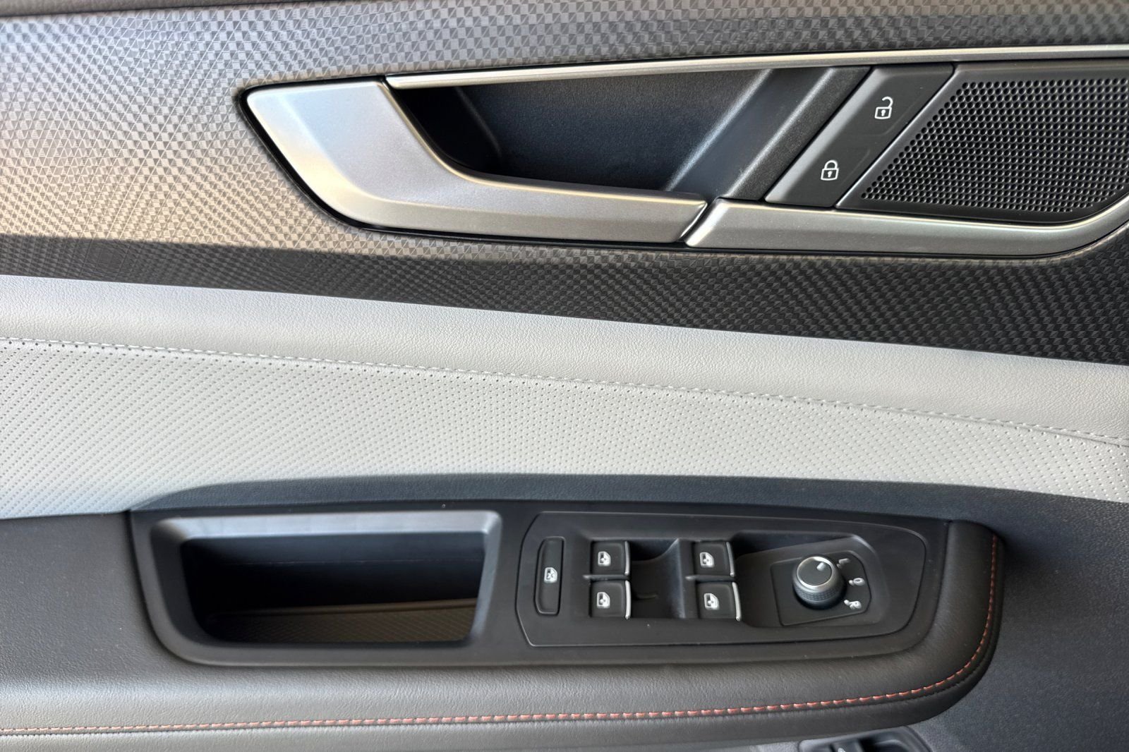New 2025 Volkswagen Atlas Peak Edition SE AWD/4WD image 11
