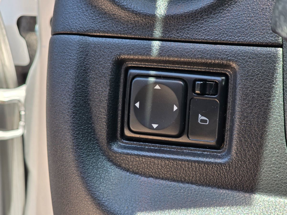 Used 2017 Nissan Versa FWD image 45