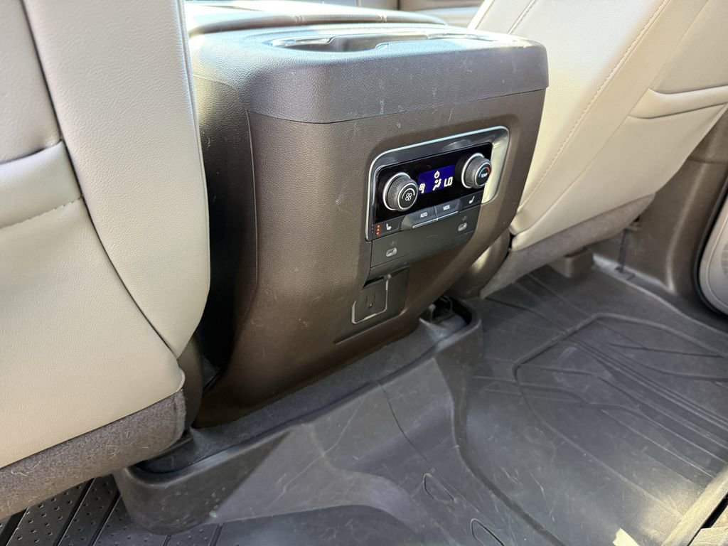 Used 2022 Chevrolet Suburban Z71 w/ Z71 Off-Road Package image 33