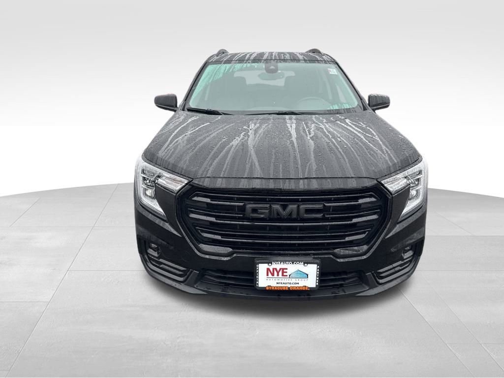 Used 2023 GMC Terrain SLT w/ Infotainment Package II image 9