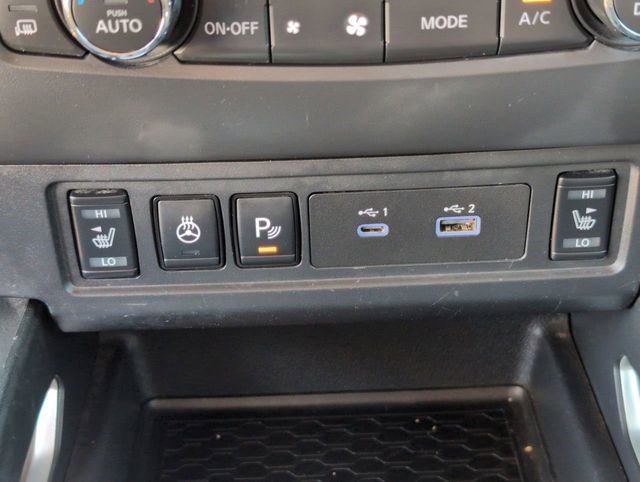 Used 2023 Nissan Frontier SV w/ SV Convenience Package RWD image 32