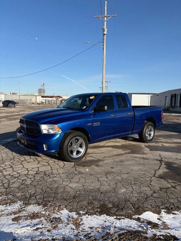 Used 2017 RAM 1500 Express image 2