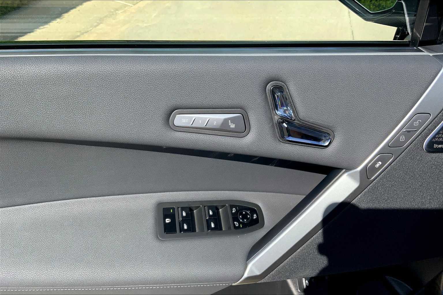 New 2026 BMW iX M70 image 16