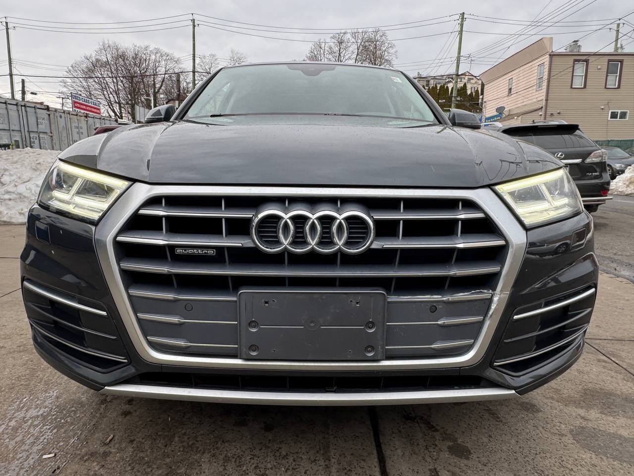 Used 2018 Audi Q5 2.0T Premium Plus w/ Premium Plus Package AWD/4WD image 2