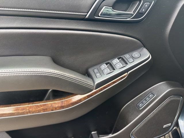 Used 2020 Chevrolet Suburban LT RWD image 13