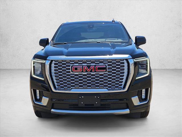 Used 2021 GMC Yukon Denali w/ Denali Premium Package AWD/4WD image 2