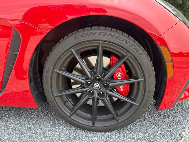 Used 2025 Toyota GR86 Premium w/ Performance Package RWD image 12