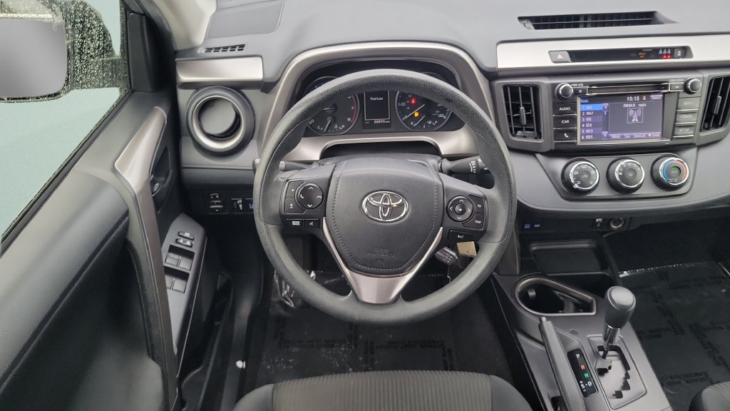 Used 2018 Toyota RAV4 LE FWD image 11