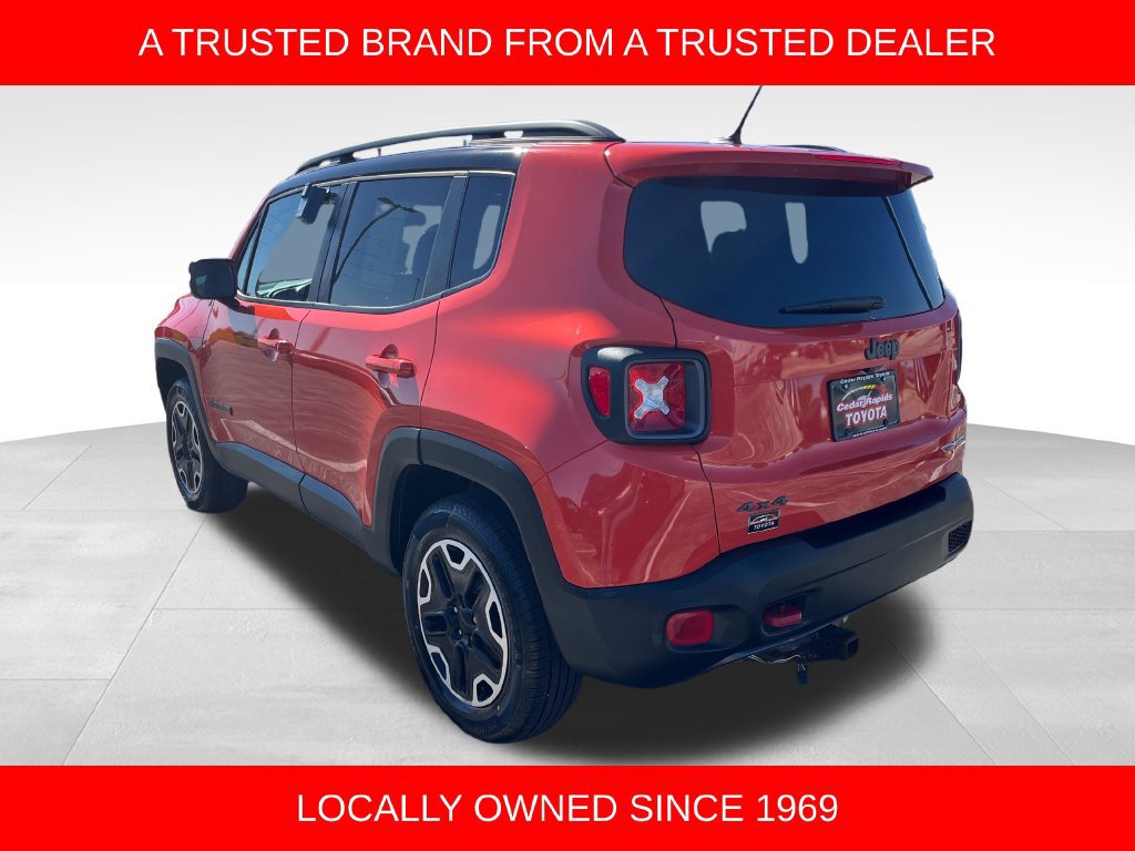 Used 2016 Jeep Renegade Trailhawk w/ Premium Trailhawk Package AWD/4WD image 3