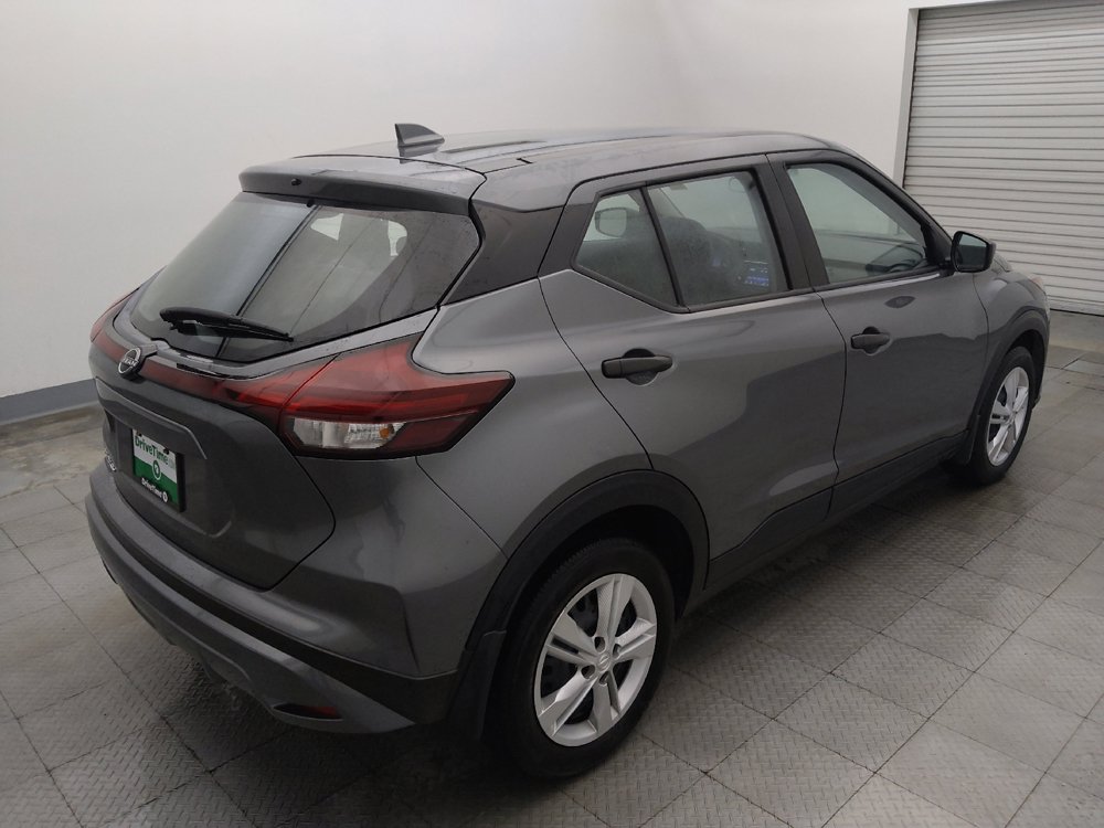 Used 2024 Nissan Kicks S FWD image 9