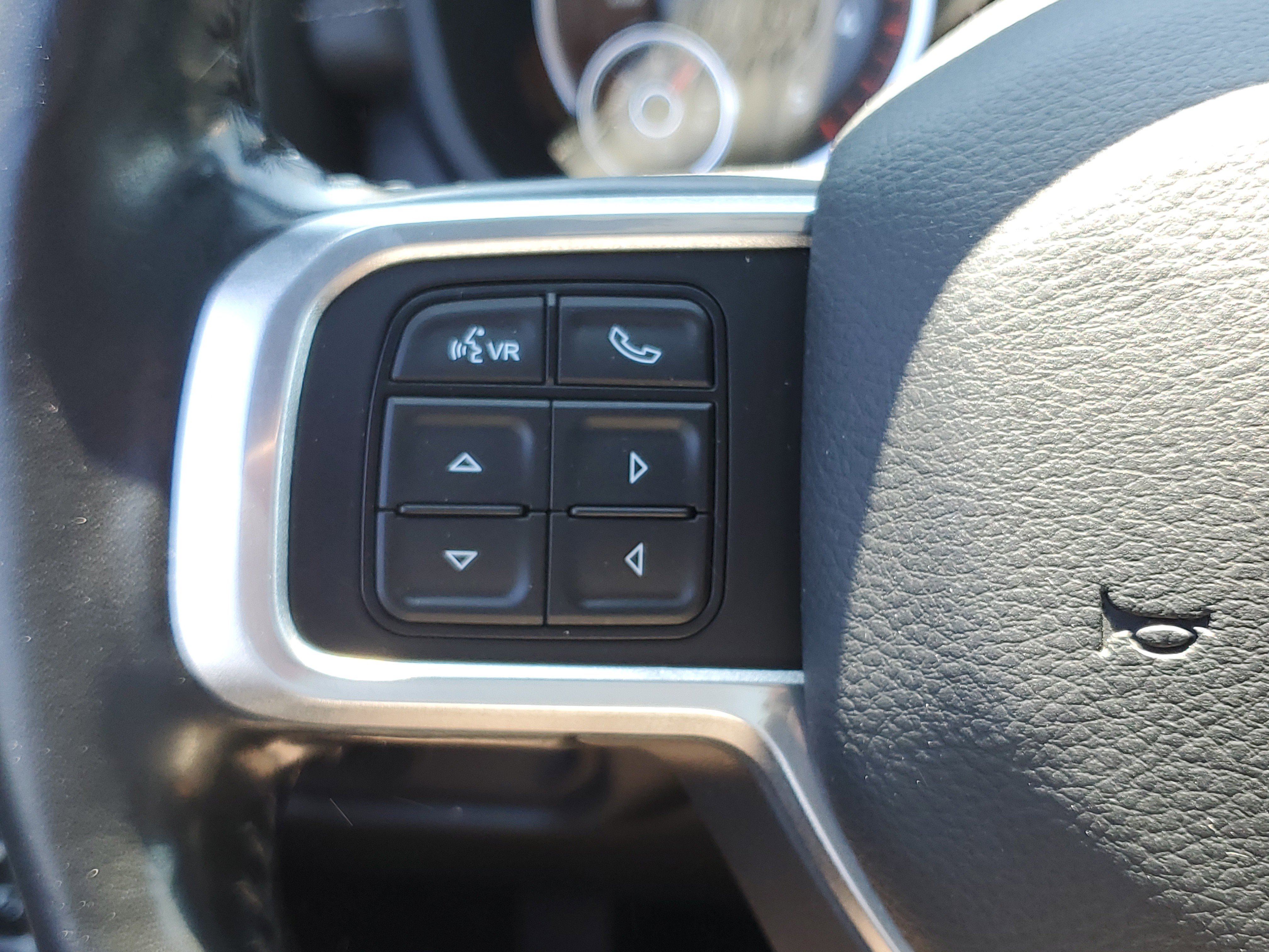 Used 2019 RAM 2500 Laramie w/ Black Appearance Package image 19