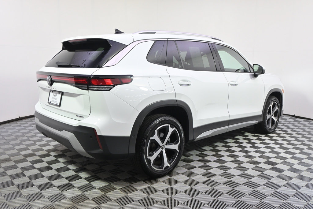 Used 2026 Volkswagen Tiguan SE AWD/4WD image 7