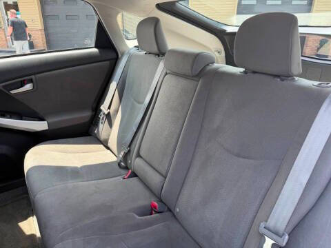 Used 2014 Toyota Prius Two FWD image 22