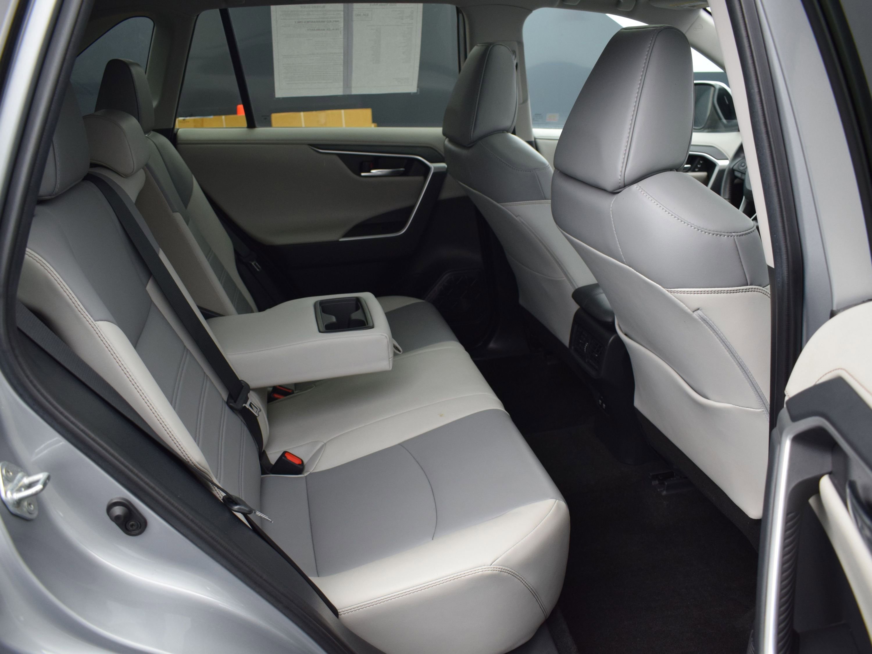 Used 2020 Toyota RAV4 Limited w/ Carpet Mat Package image 11