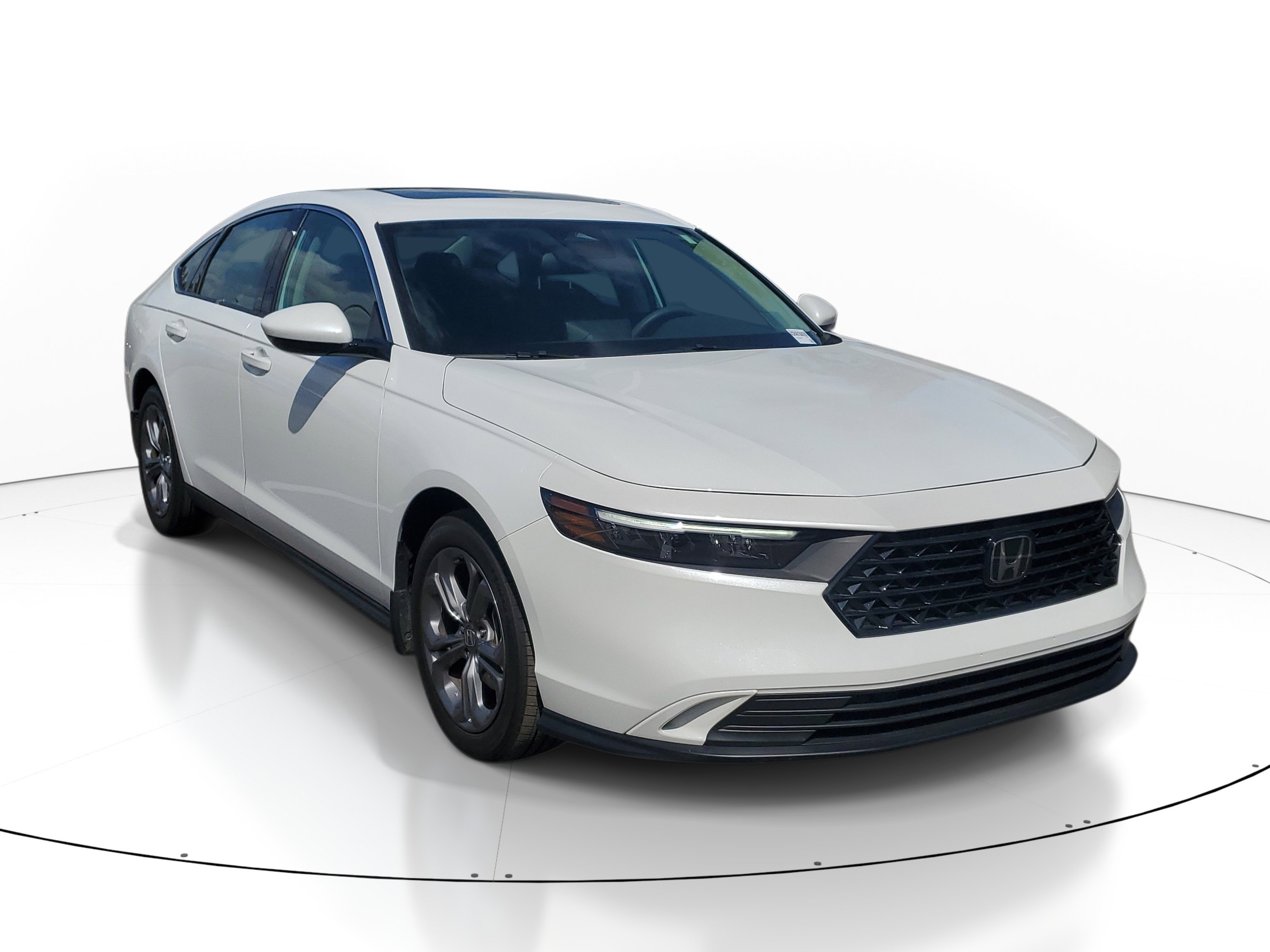 Used 2024 Honda Accord EX image 2