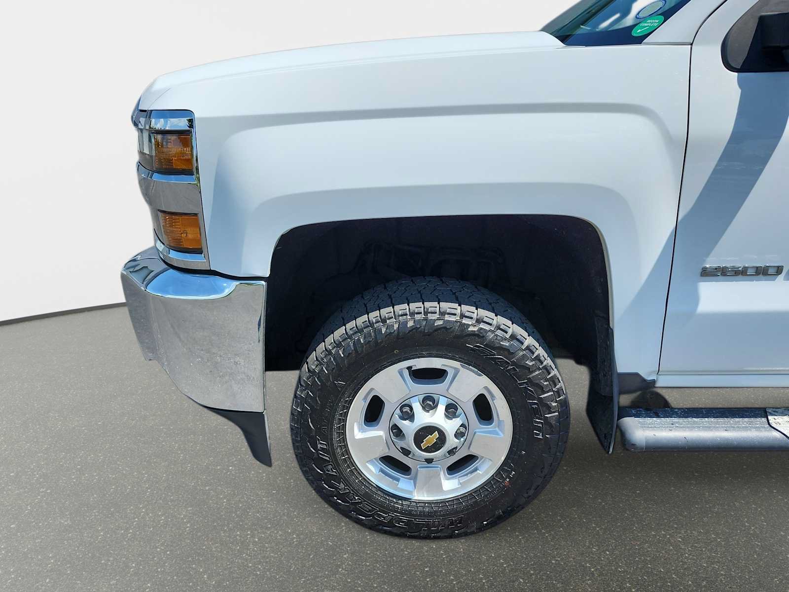 Used 2019 Chevrolet Silverado 2500 W/T w/ Snow Plow Prep Package AWD/4WD image 10