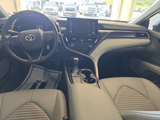 Used 2022 Toyota Camry SE w/ Carpet Mat Package (TMS) FWD image 11