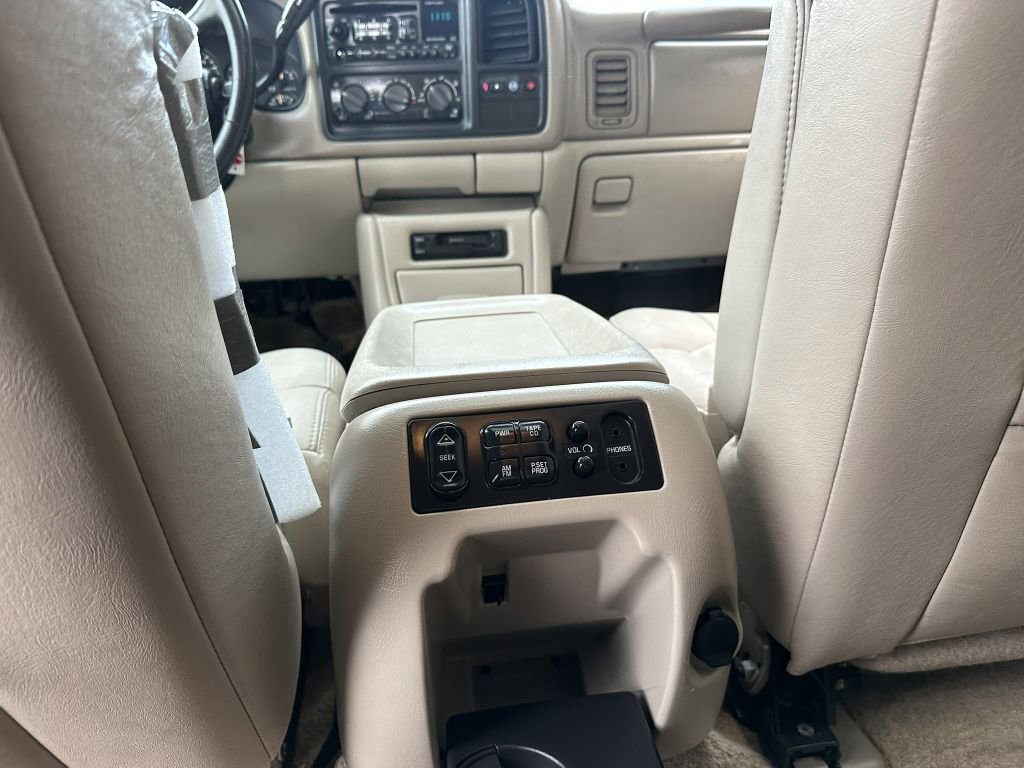 Used 2002 Chevrolet Suburban LT image 20