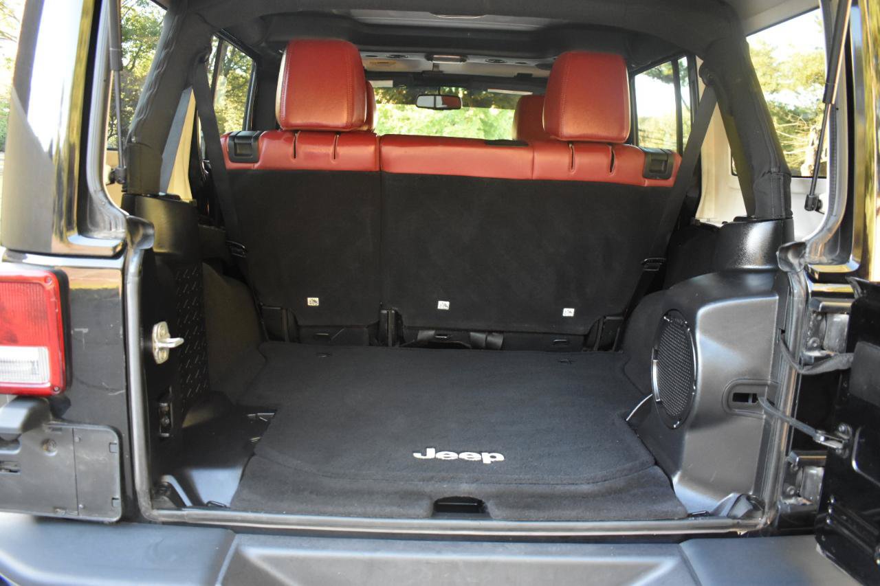 Used 2013 Jeep Wrangler Unlimited Rubicon AWD/4WD image 37