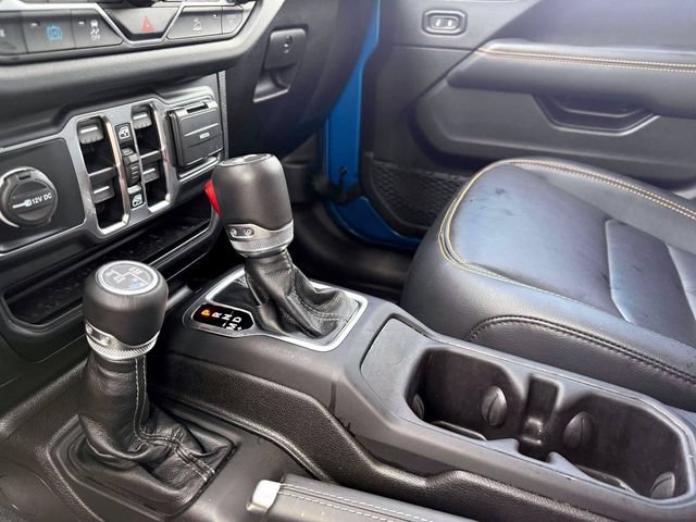 Used 2024 Jeep Wrangler Unlimited Sahara AWD/4WD image 32