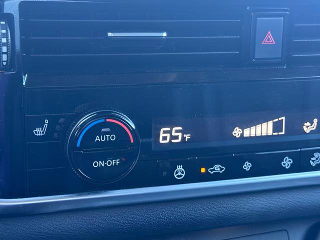 Used 2022 Nissan Rogue SV w/ SV Premium Package image 40