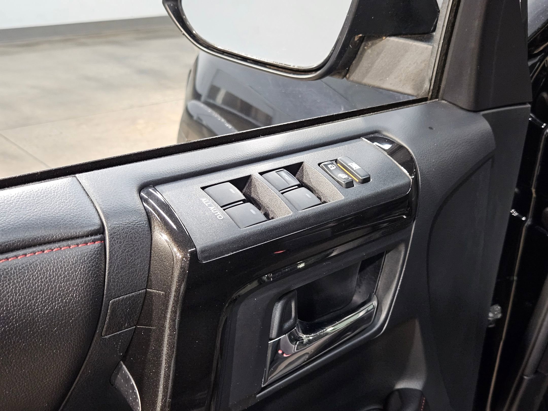 Used 2015 Toyota 4Runner Trail AWD/4WD image 21