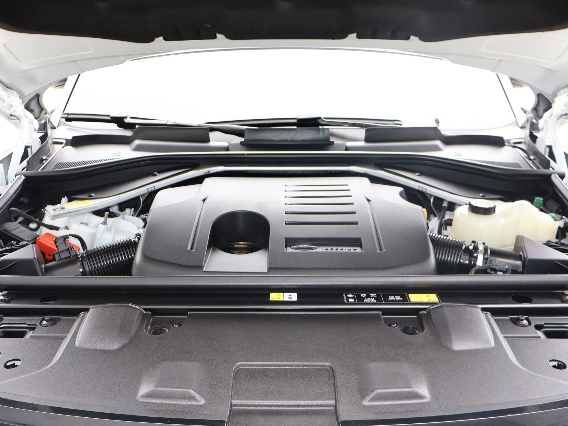 Certified 2024 Land Rover Range Rover Long Wheelbase SE image 33