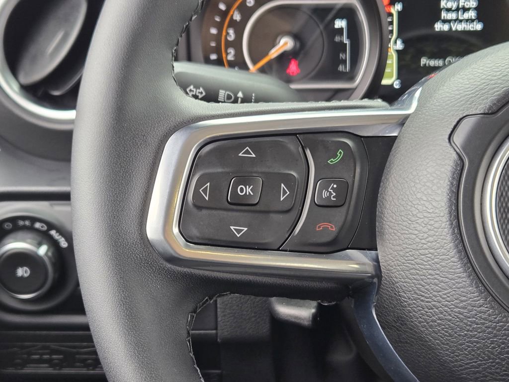 Used 2025 Jeep Wrangler Unlimited Sahara AWD/4WD image 36