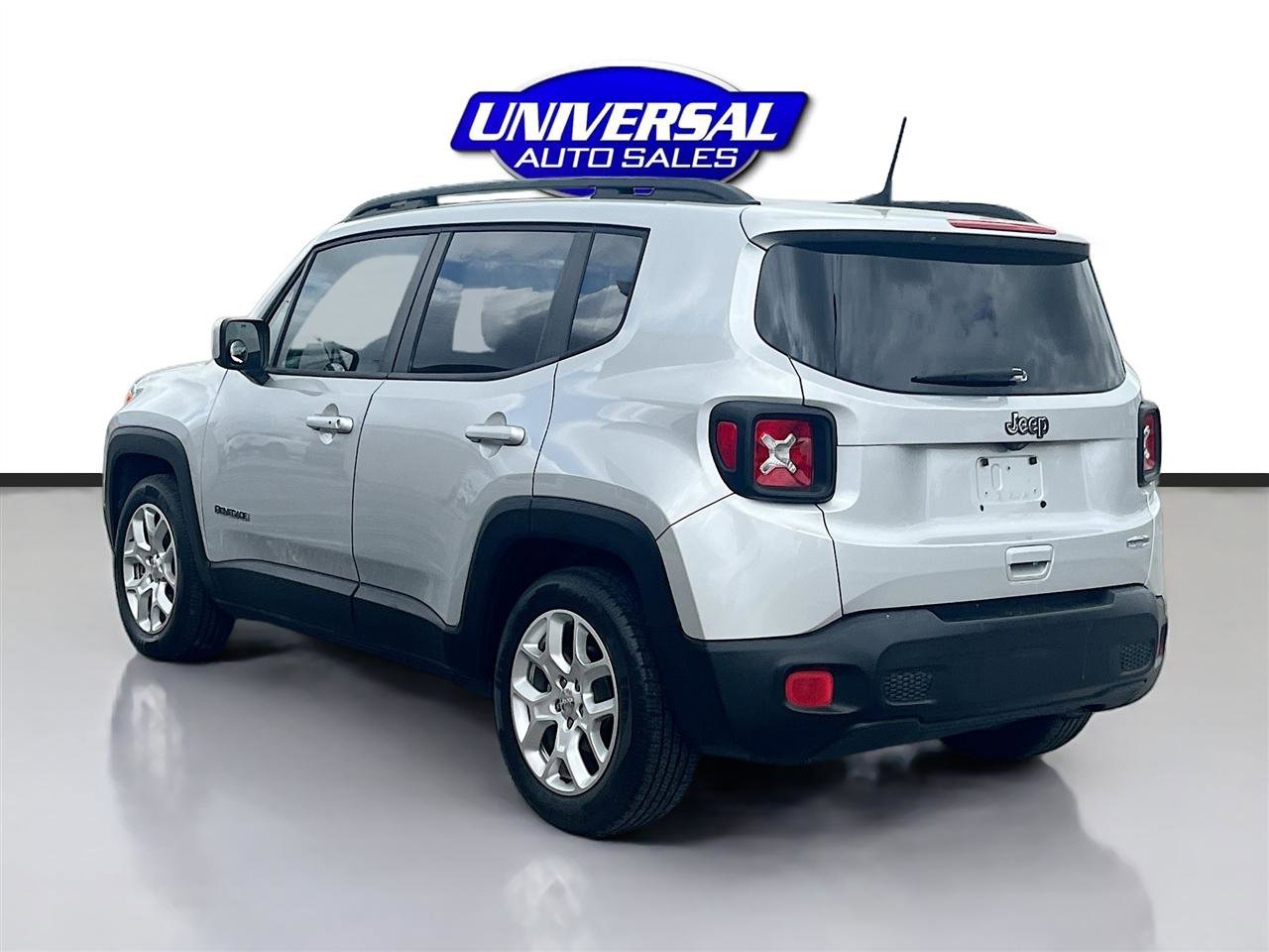 Used 2018 Jeep Renegade Latitude image 5